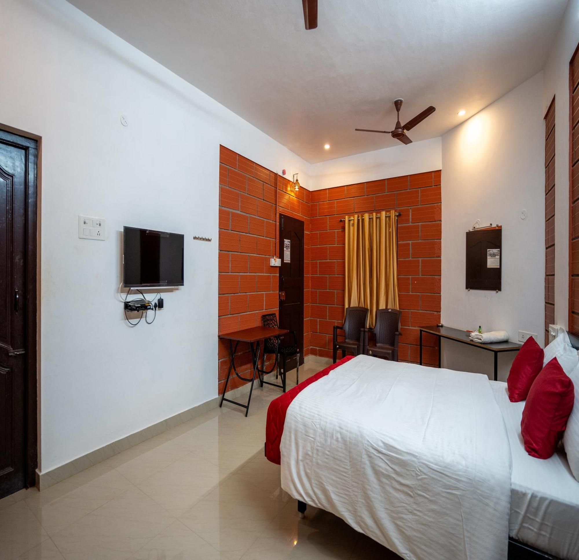 Claynest Resorts Kuttālam Buitenkant foto